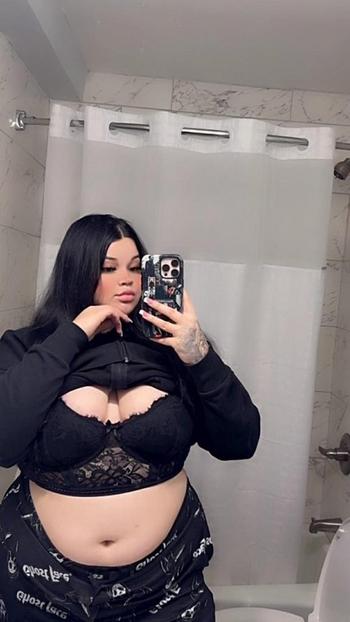 Star, 25  female escort, Jackson